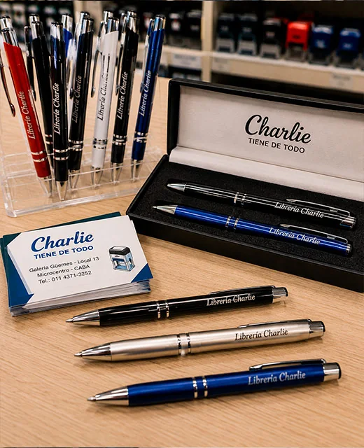 Bolígrafos grabados, tarjetas y productos personalizados